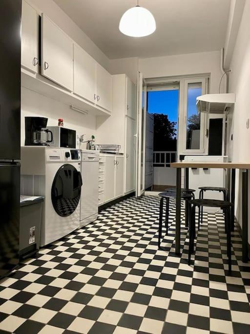 Spacious Apartment Next To Parc Du Cinquantenaire 布鲁塞尔 外观 照片